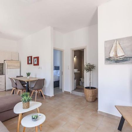 Geo'S Lovely Two Bedroom Island Apartment Gouves Esterno foto
