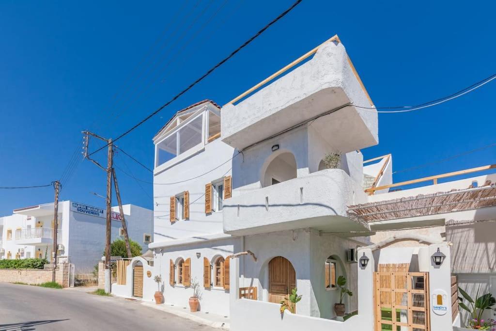 Geo'S Lovely Two Bedroom Island Apartment Gouves Esterno foto